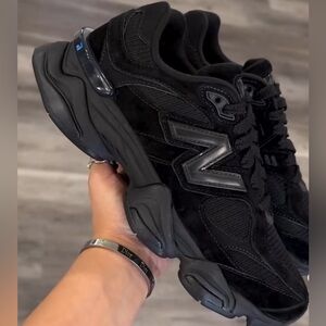 (New) WOMEN’S New Balance 9060 Triple Black
